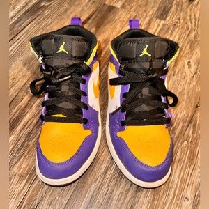 Boys Nike Jordan dunks